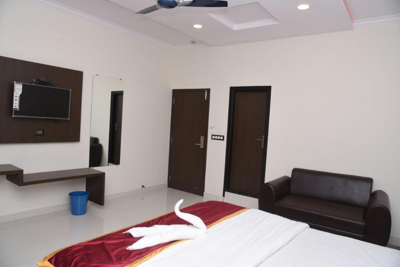 Chikmagalūr Hotel Grand Kubera المظهر الخارجي الصورة