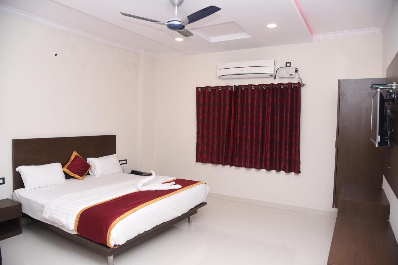 Chikmagalūr Hotel Grand Kubera المظهر الخارجي الصورة